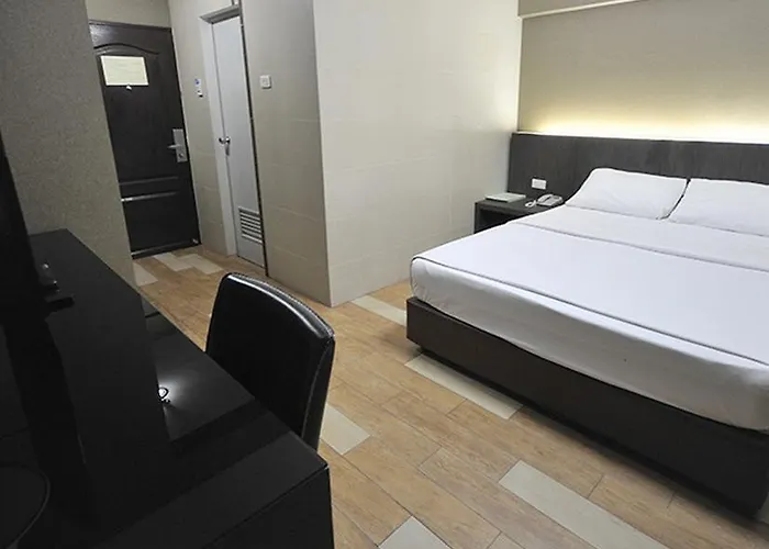 Hotel Watana 2*